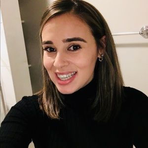 Meet your Posher, Cinthya